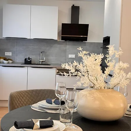 Apartament 100qm Fuer 6 Mit Privatparkplatz