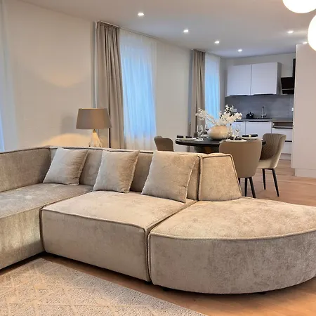 100qm Fuer 6 Mit Privatparkplatz *