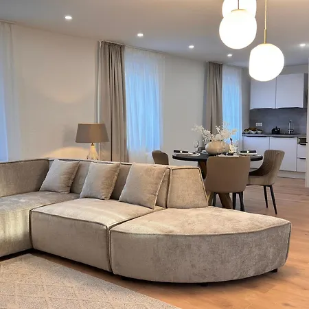 100qm Fuer 6 Mit Privatparkplatz