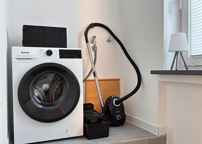 100qm Fuer 6 Mit Privatparkplatz Lejlighed