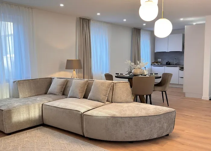 100qm Fuer 6 Mit Privatparkplatz