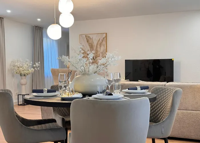 100qm Fuer 6 Mit Privatparkplatz Lejlighed *