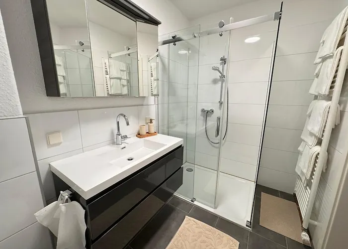 100qm Fuer 6 Mit Privatparkplatz Lejlighed *