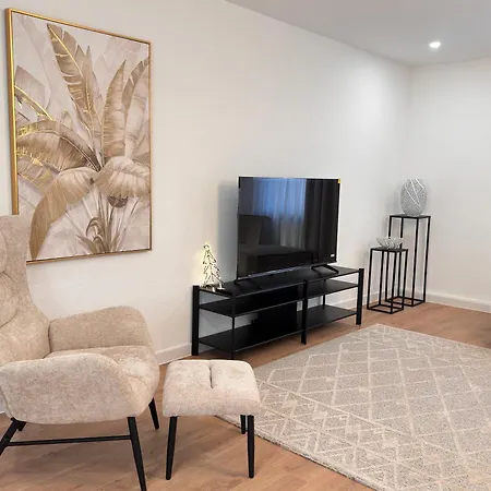 100qm Fuer 6 Mit Privatparkplatz Apartment Dortmund