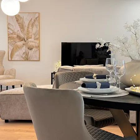 Apartment 100qm Fuer 6 Mit Privatparkplatz