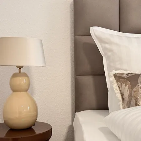 100qm Fuer 6 Mit Privatparkplatz *