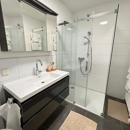 100qm Fuer 6 Mit Privatparkplatz Apartment *