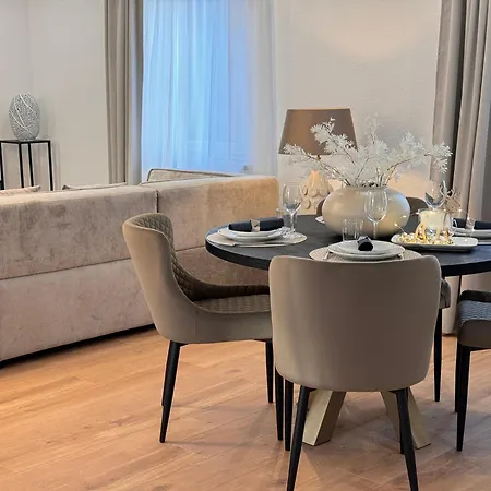 100qm Fuer 6 Mit Privatparkplatz Apartment Dortmund